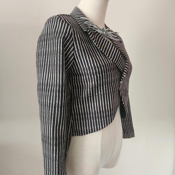 DISNEY Jack Skellington Pinstripe Jacket w/detachable Bat Tie. KIDS 9/10. - Picture 5 of 8